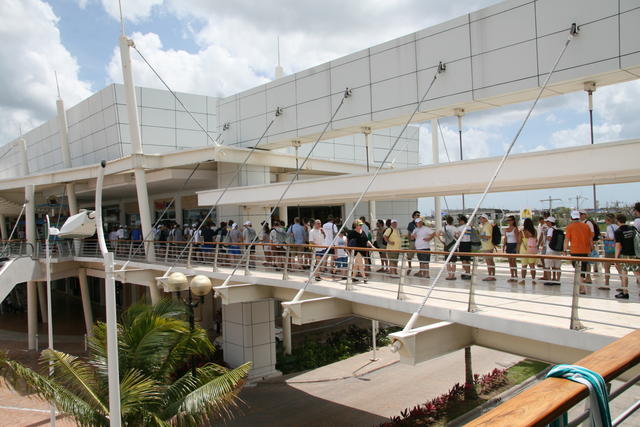 GPF2 attendees waiting in a queue