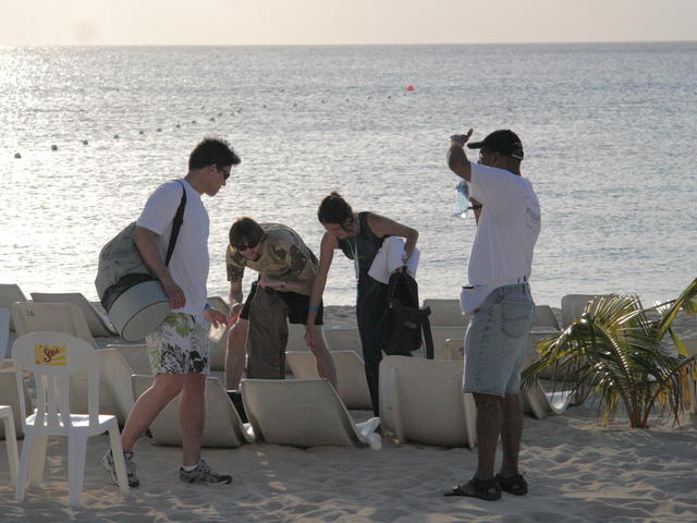 Tidying up at Playa Mia