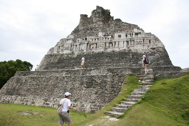 Xunantunich: El Castillo, western side