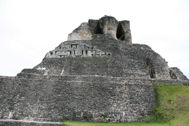 Xunantunich: Eastern side of El Castillo